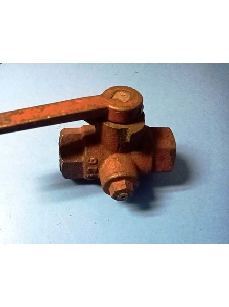 Кран трехходовой (разобщительный) 4326